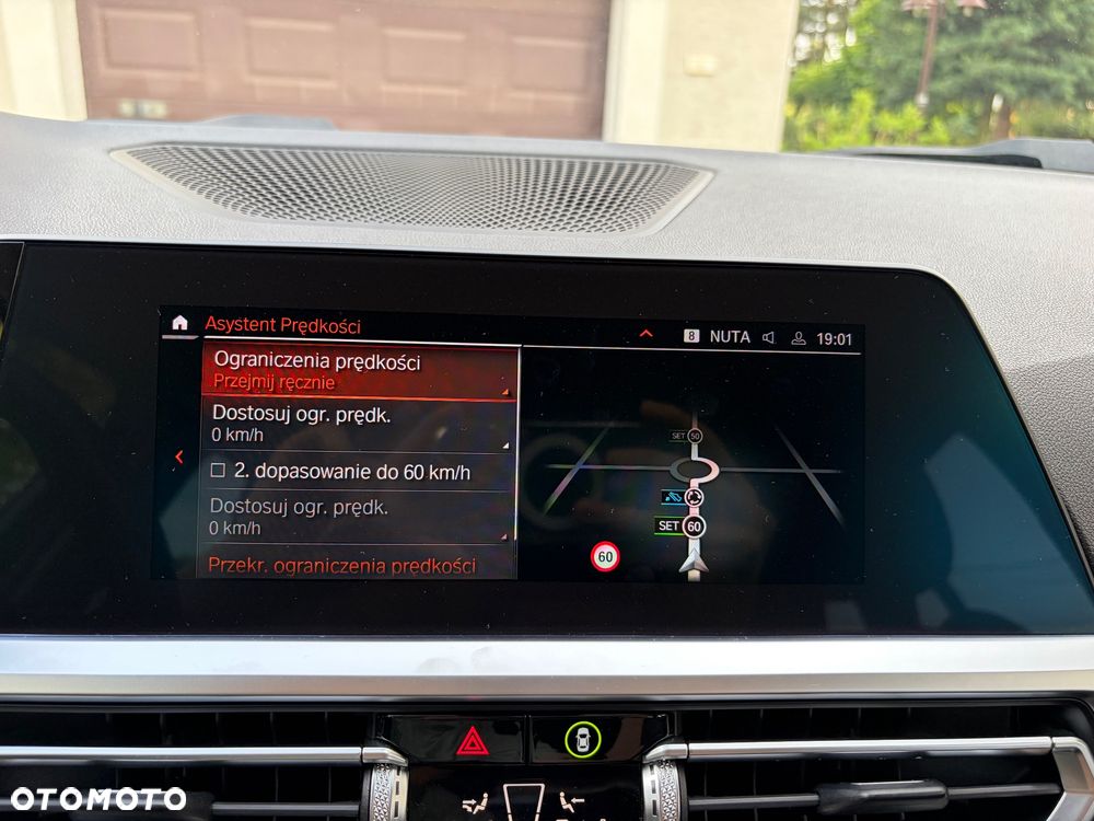 BMW Seria 3 318i Sport Line - 28