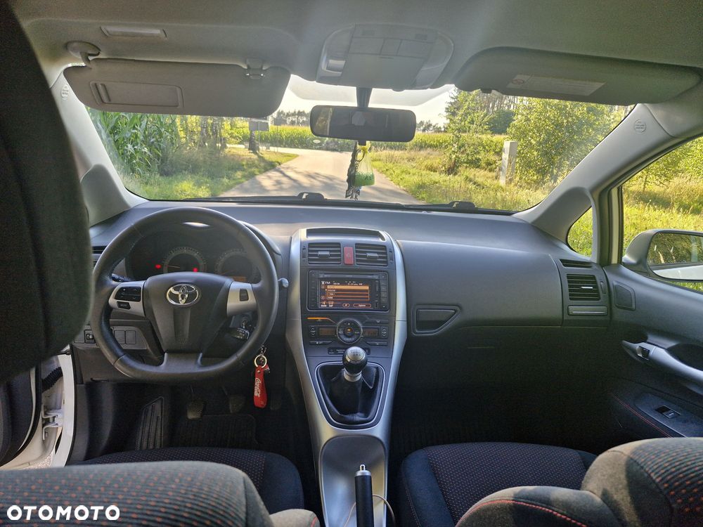 Toyota Auris - 8