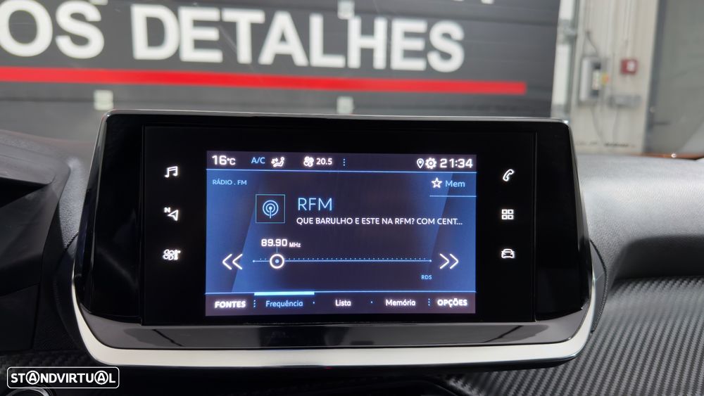 Peugeot 2008 1.2 PureTech Allure EAT8 - 28