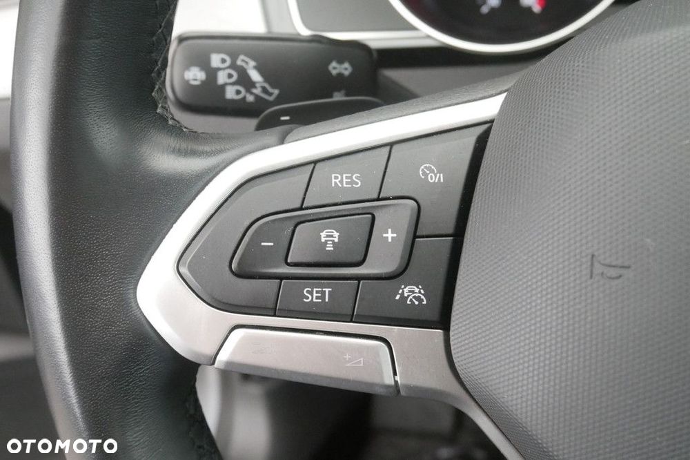 Volkswagen Passat 2.0 TSI Business DSG - 23