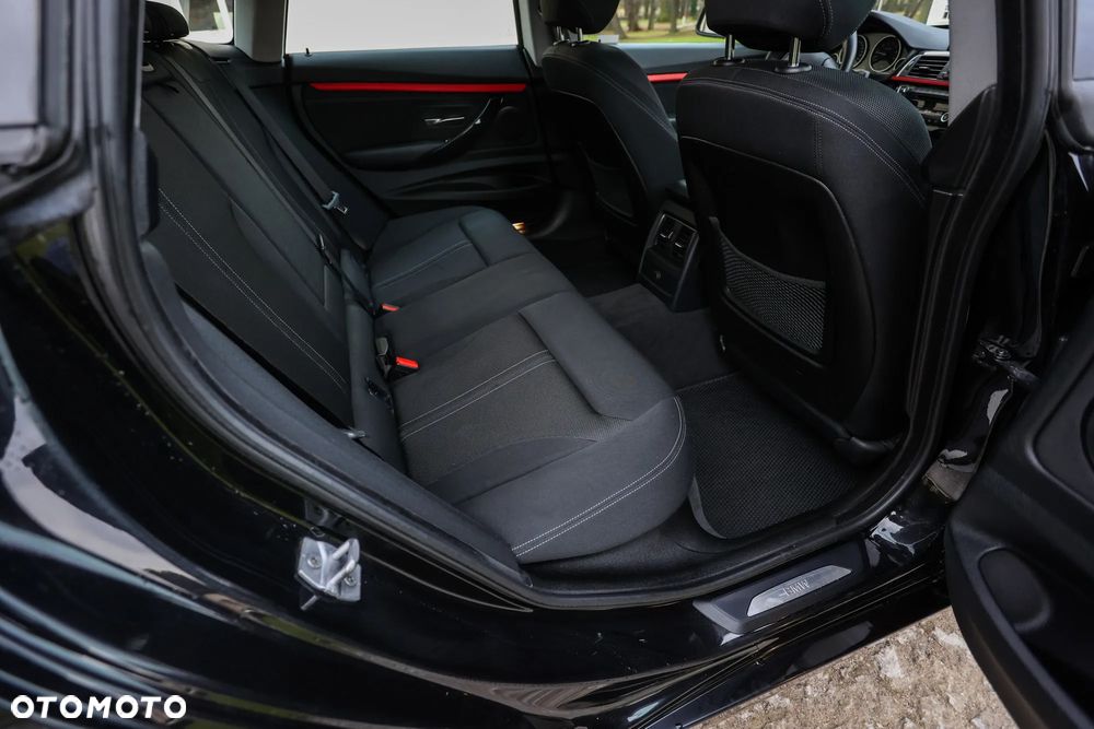 BMW Seria 3 330i Sport Line Sport - 28