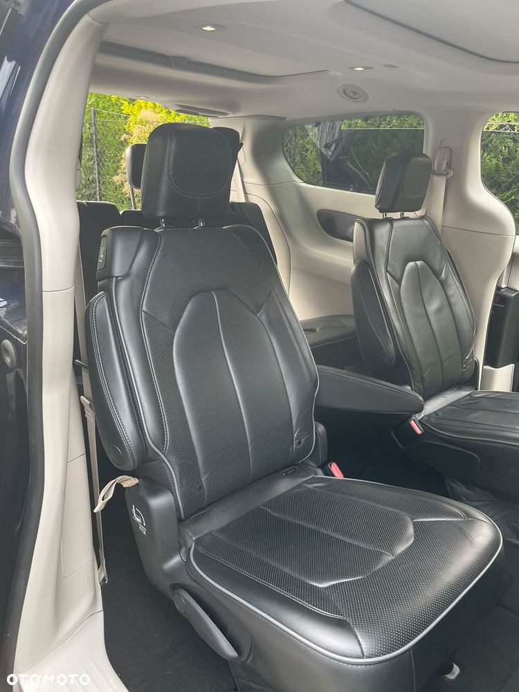 Chrysler Pacifica - 21