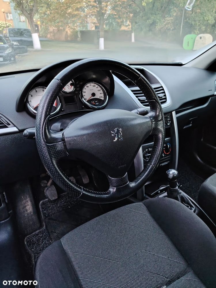 Peugeot 207 - 9