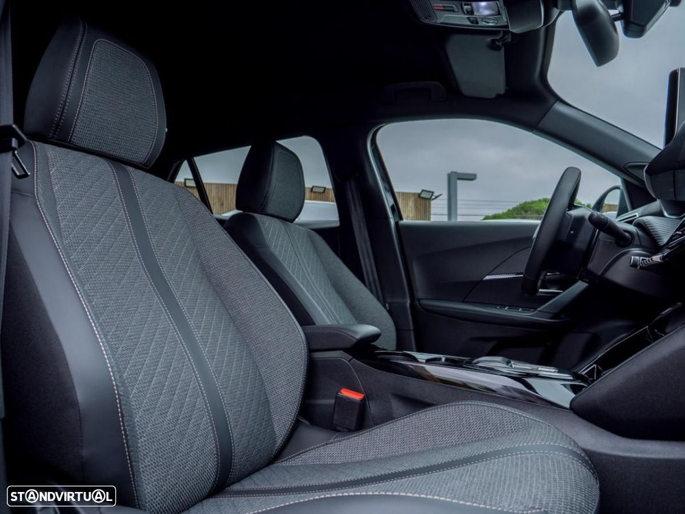 Peugeot e-2008 54 kWh Allure - 21