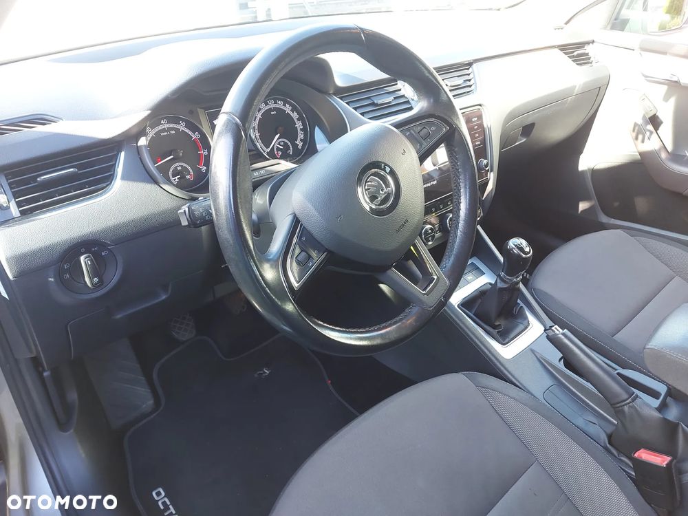 Skoda Octavia 1.4 TSI Ambition - 9