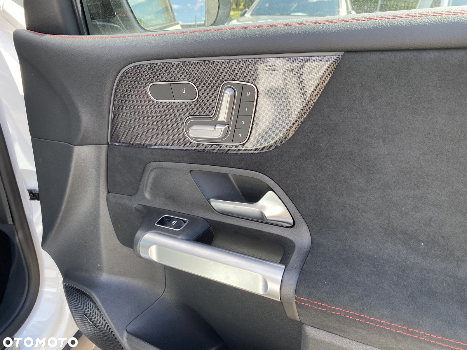 Mercedes-Benz GLB - 20