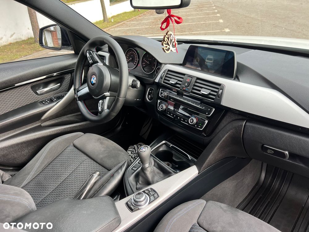 BMW Seria 3 320d DPF Blue Performance Edition Sport - 20