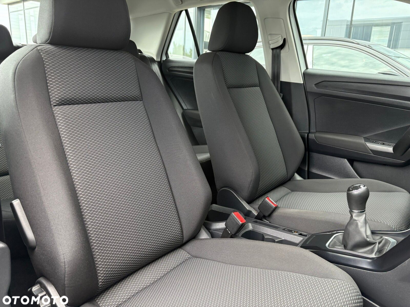 Volkswagen T-Roc - 16