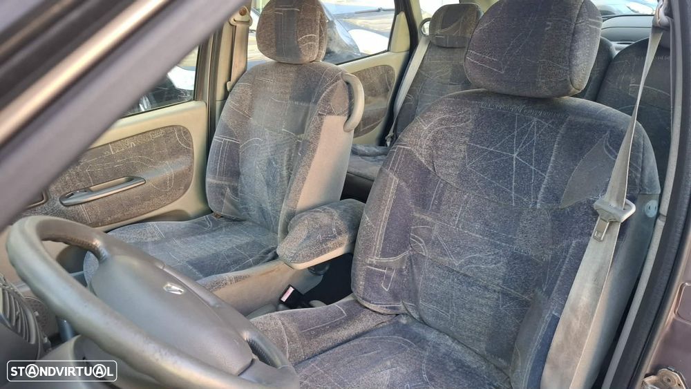 Renault Scénic 1.4 16V Alisé AC - 11