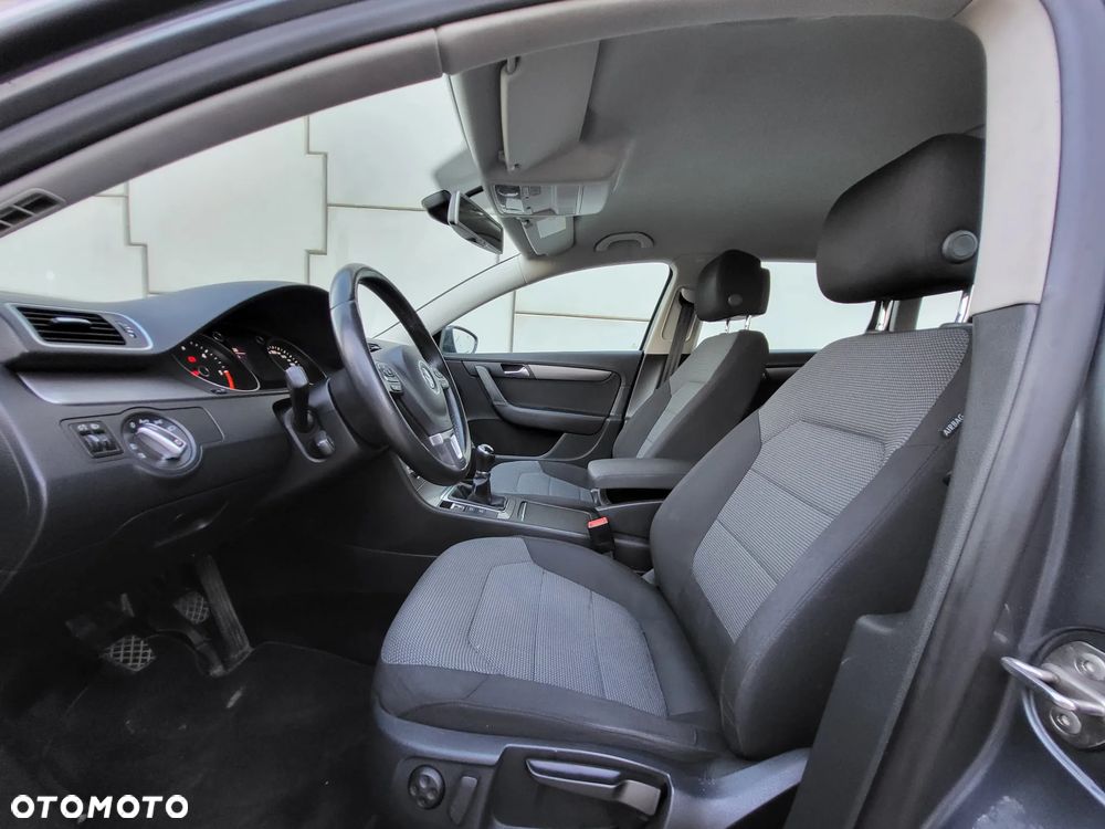 Volkswagen Passat - 7