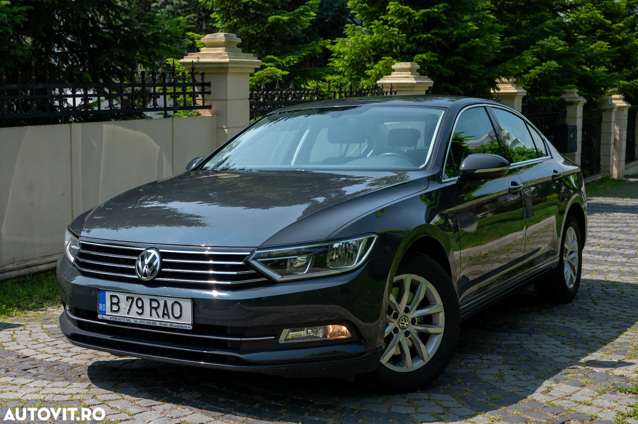 Volkswagen Passat - 2