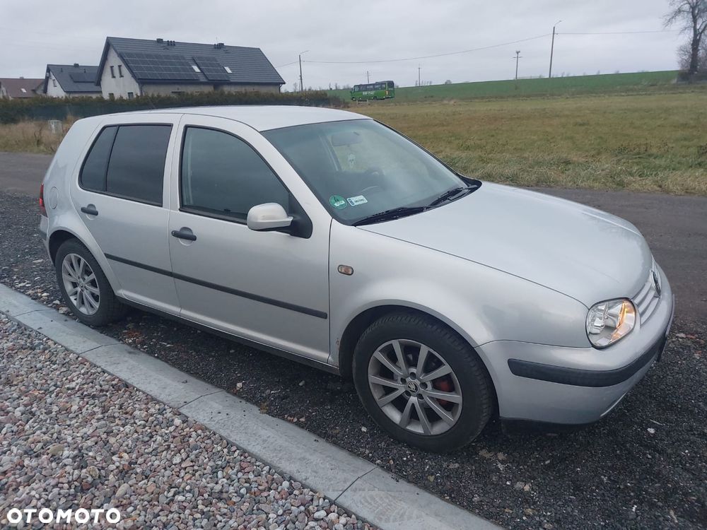 Volkswagen Golf 1.6 - 4