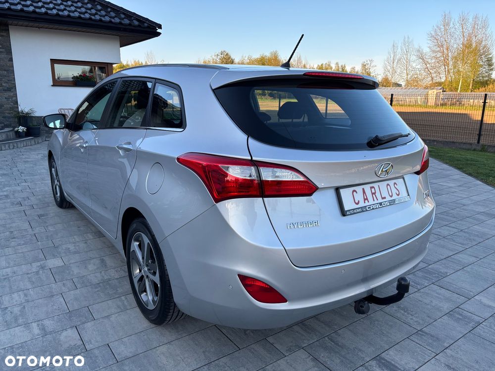 Hyundai i30 blue Kombi 1.6 GDi YES Silver - 6