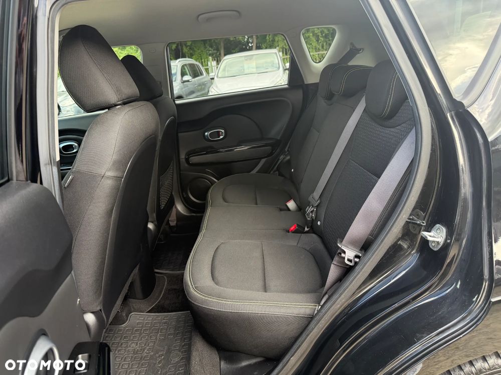 Kia Soul 1.6 CRDI Dream Team Edition - 19