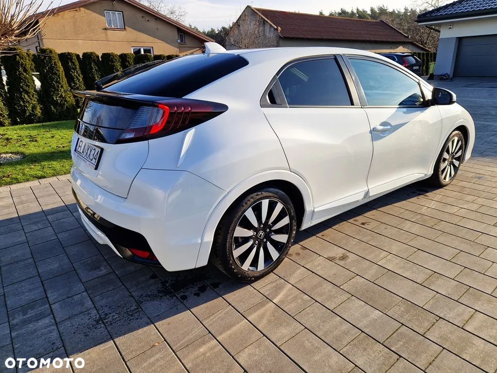 Honda Civic 1.8 i-VTEC Executive Black Edition - 8