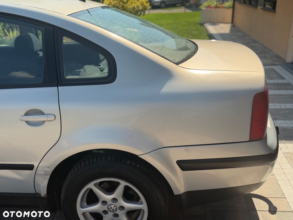 Volkswagen Passat 1.9 TDI CL - 26