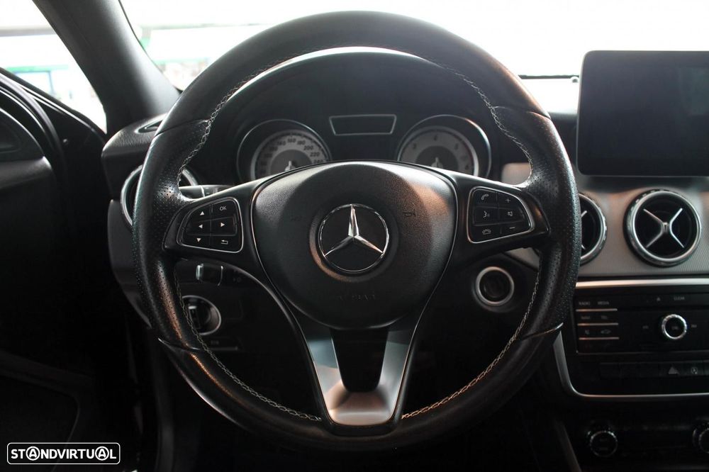 Mercedes-Benz GLA 180 d Urban - 13