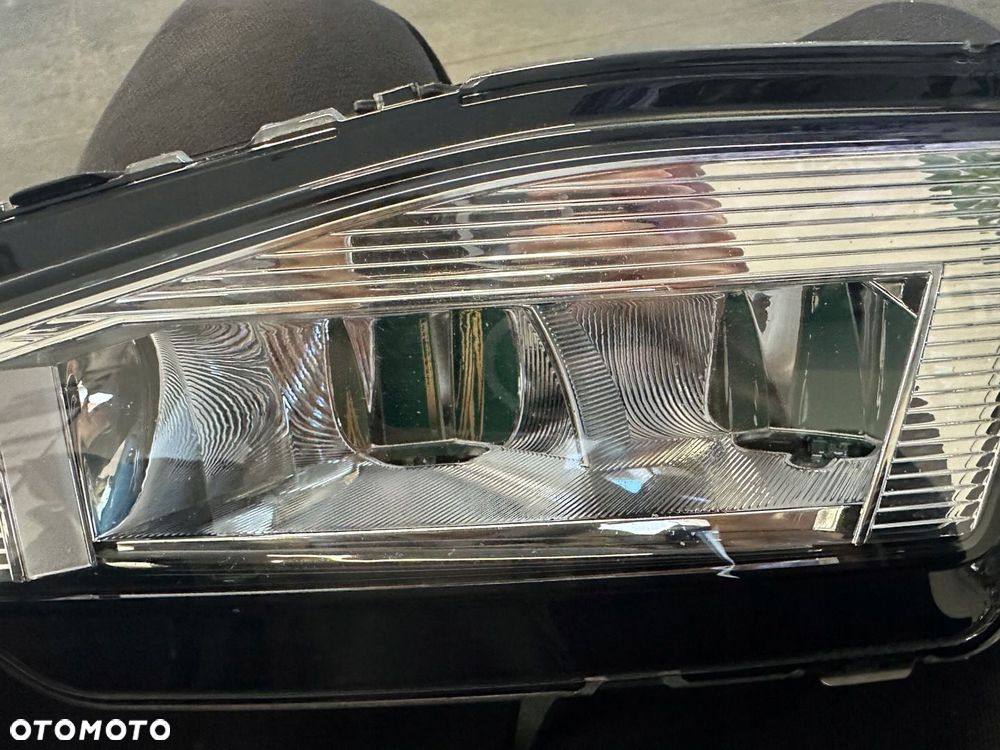 Przednie światło przeciwmgielne prawe VW Passat nowa 3G0941700 - 7