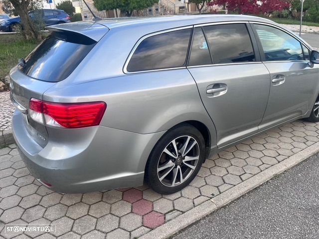 Toyota Avensis SW 2.0 D-4D Luxury+Navi - 6