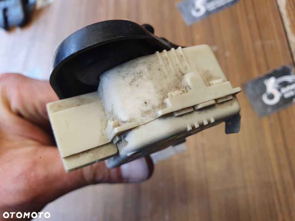 Siłownik 7M0862159 4B9962115B Silniczek Elektryczny Cięgno Zamka Klapy Bagażnika Audi A4 B6 Kombi Sedan 4B9962115B - 34