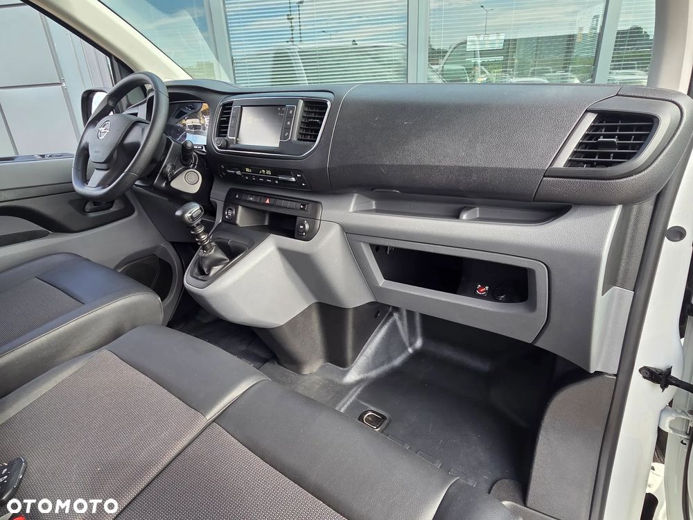 Opel Vivaro - 24