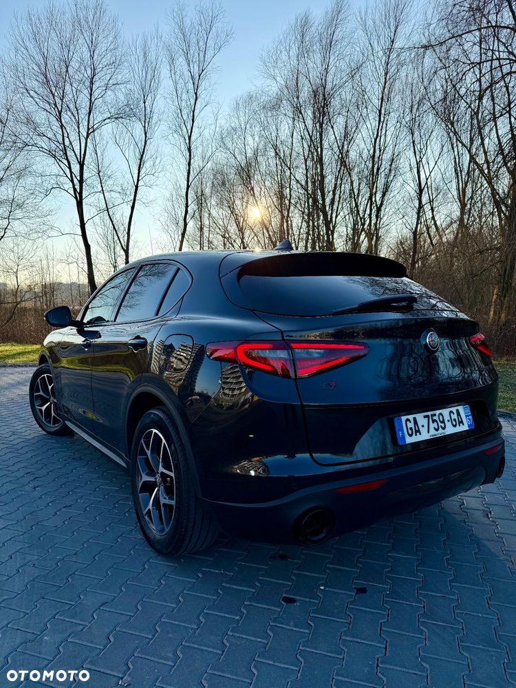 Alfa Romeo Stelvio - 13