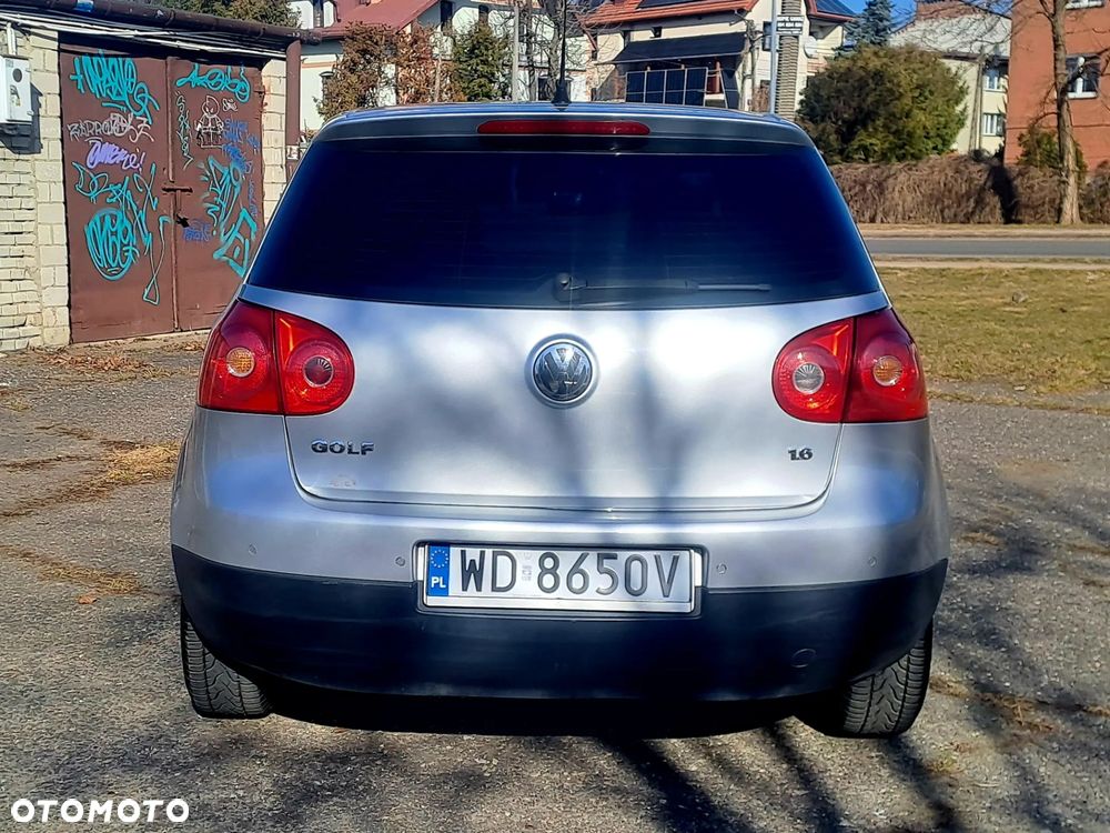 Volkswagen Golf 1.6 Comfortline - 3