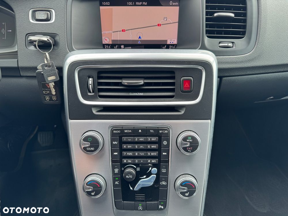 Volvo V60 Cross Country D3 Momentum - 17