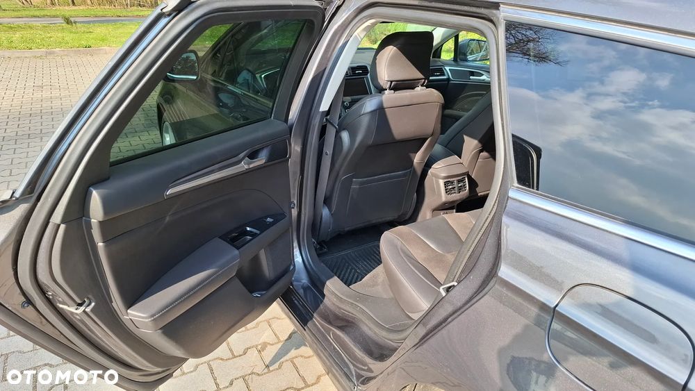Ford Mondeo 2.0 TDCi Titanium PowerShift - 28