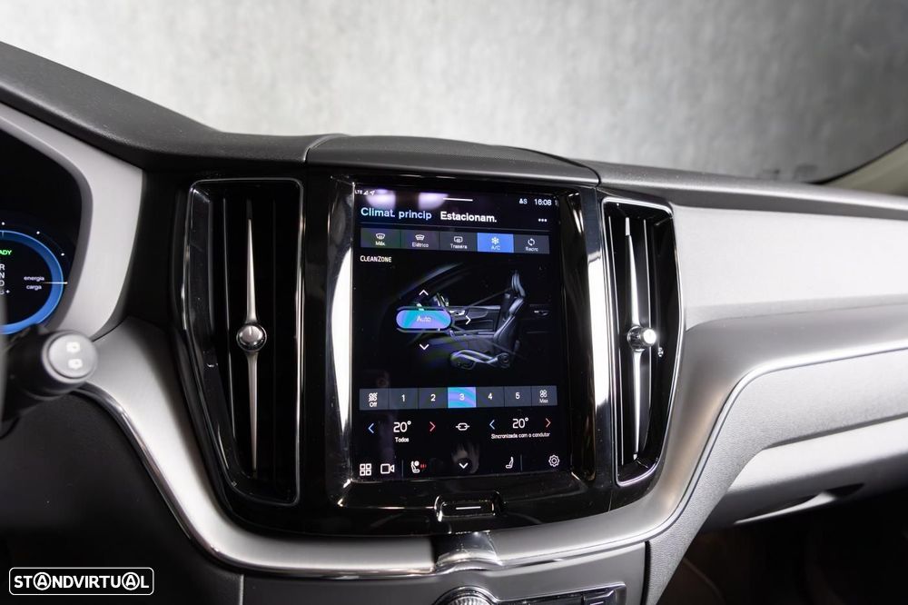 Volvo XC 60 2.0 T6 PHEV Core AWD - 36