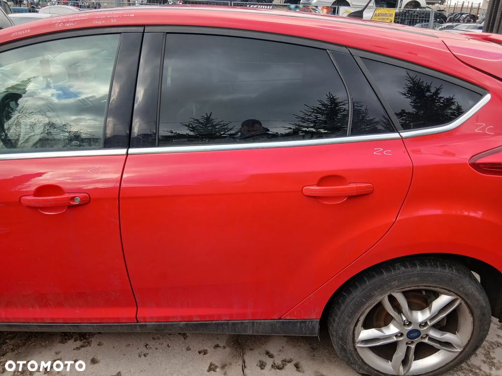Ford Focus Mk3 HB Drzwi Tył Tylne Lewe ZC Czerwony - 1