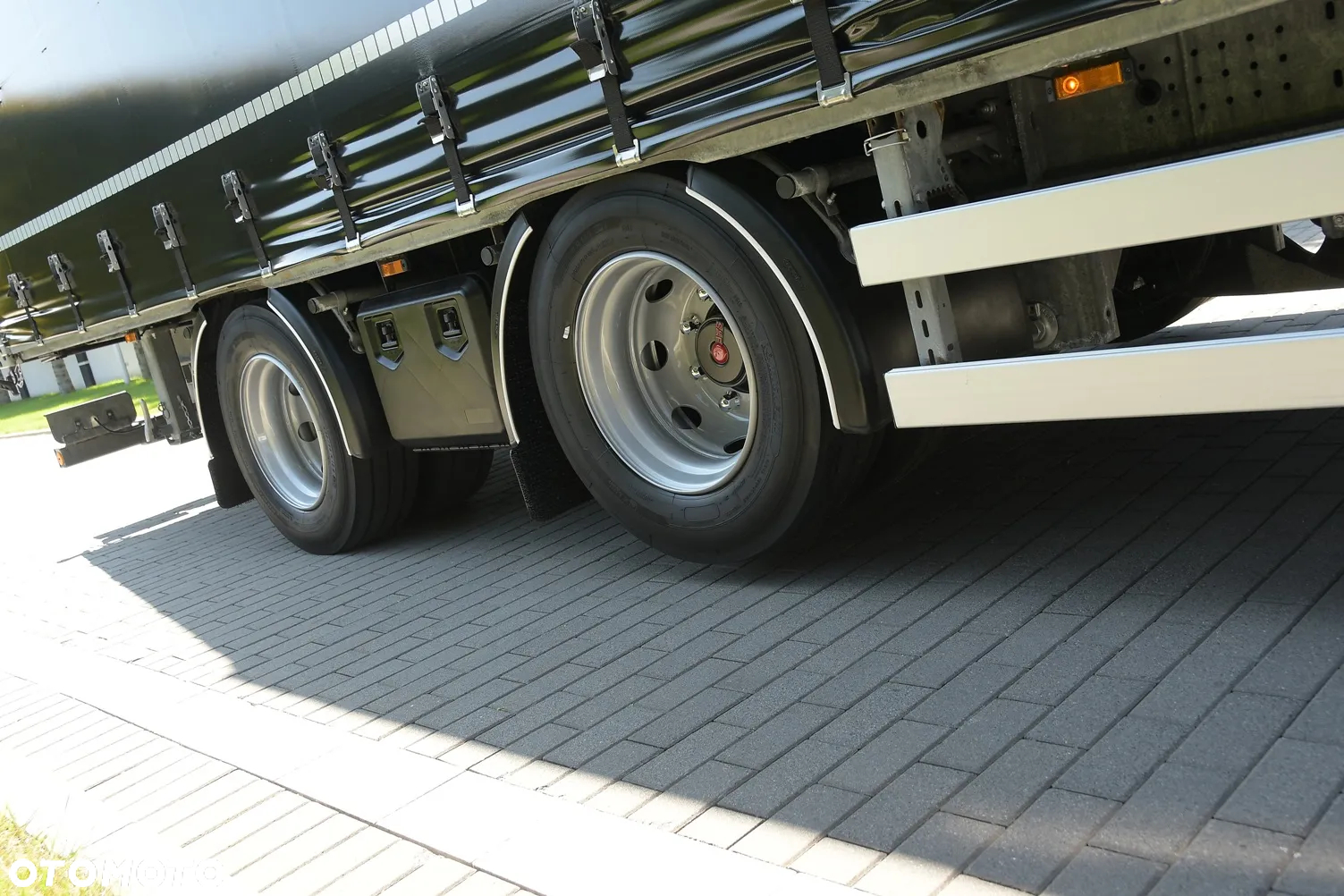 Volvo FH500///* 2019///* JEDYNE 264 TYŚ KM///* SYSTEM DOKUJĄCY WÓZKA WIDŁOWEGO///* KAMERA///* ZESTAW///* TANDEM///* 7.70+7.70///* WECON///* DACH PODNOSZONY///* STAN JAK NOWY - 17