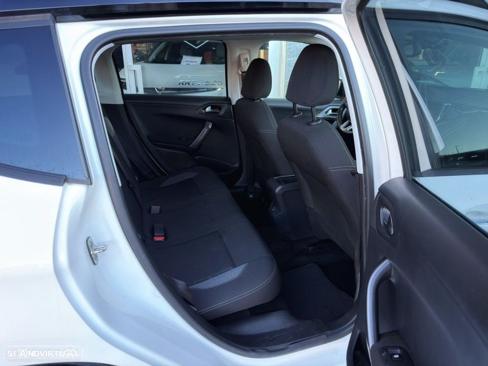 Peugeot 2008 1.2 PureTech Allure - 25