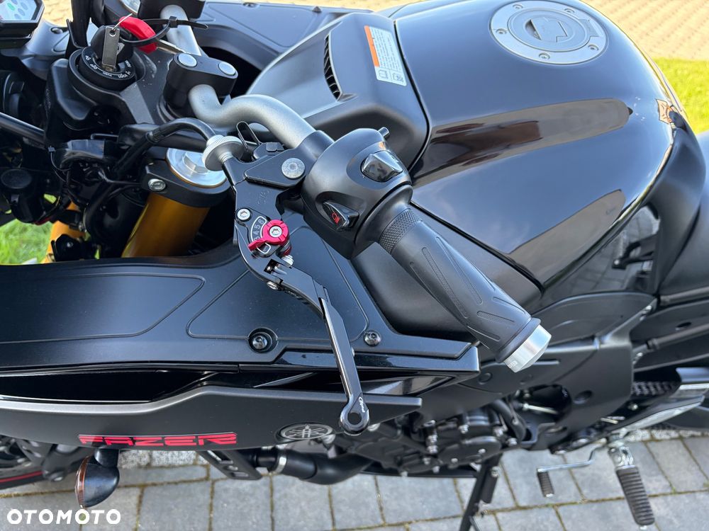 Yamaha FZ8 - 17