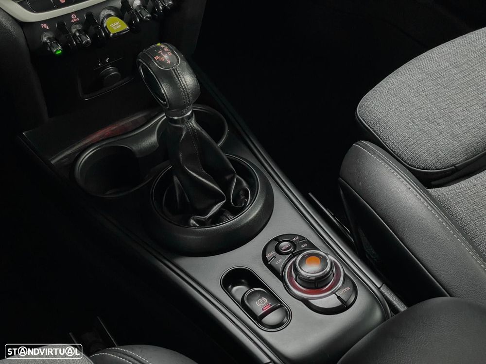 MINI Countryman Cooper SE ALL4 Auto - 28