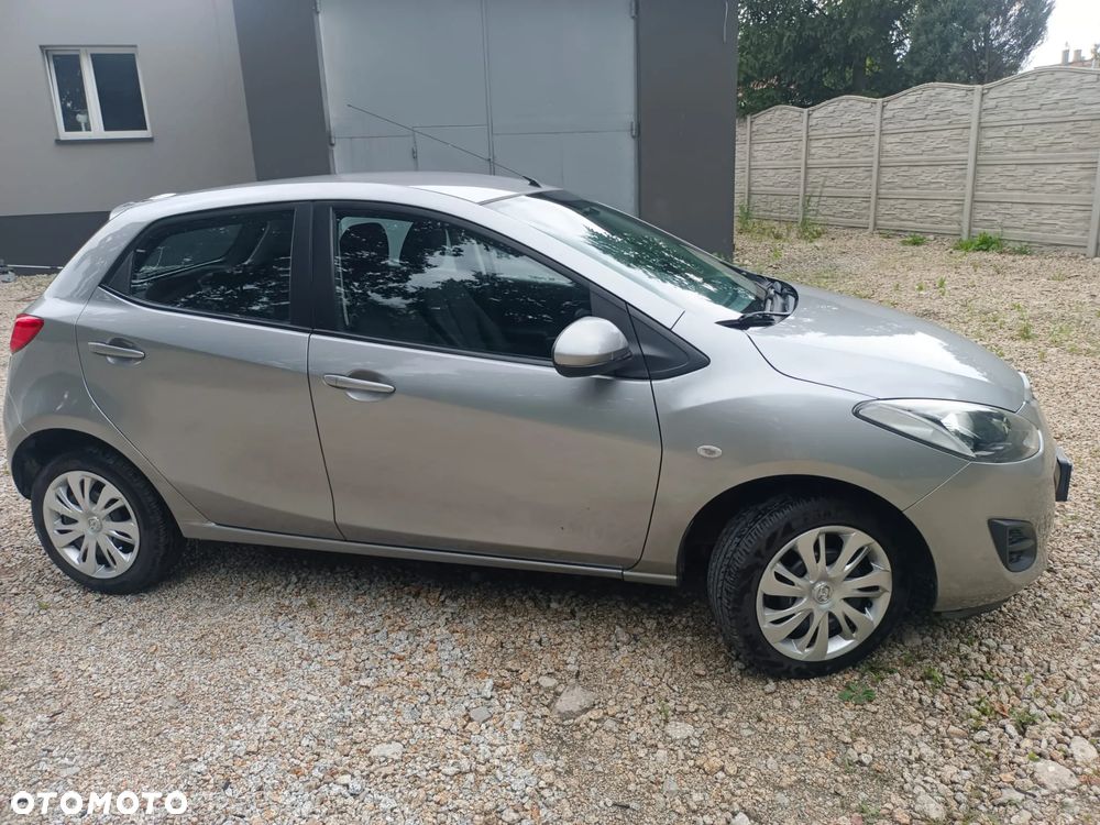 Mazda 2 - 4
