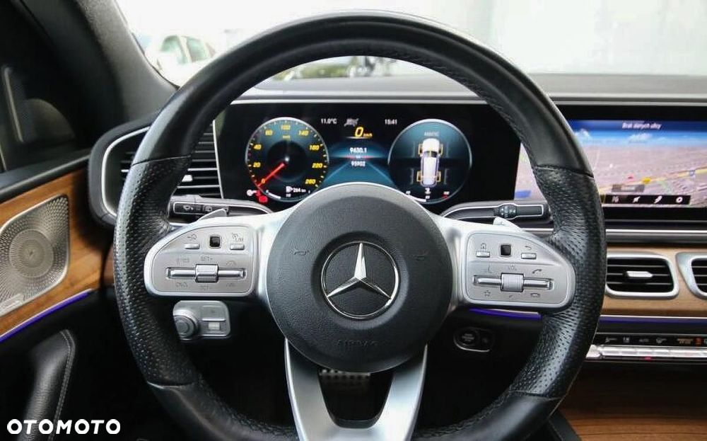 Mercedes-Benz GLS - 12