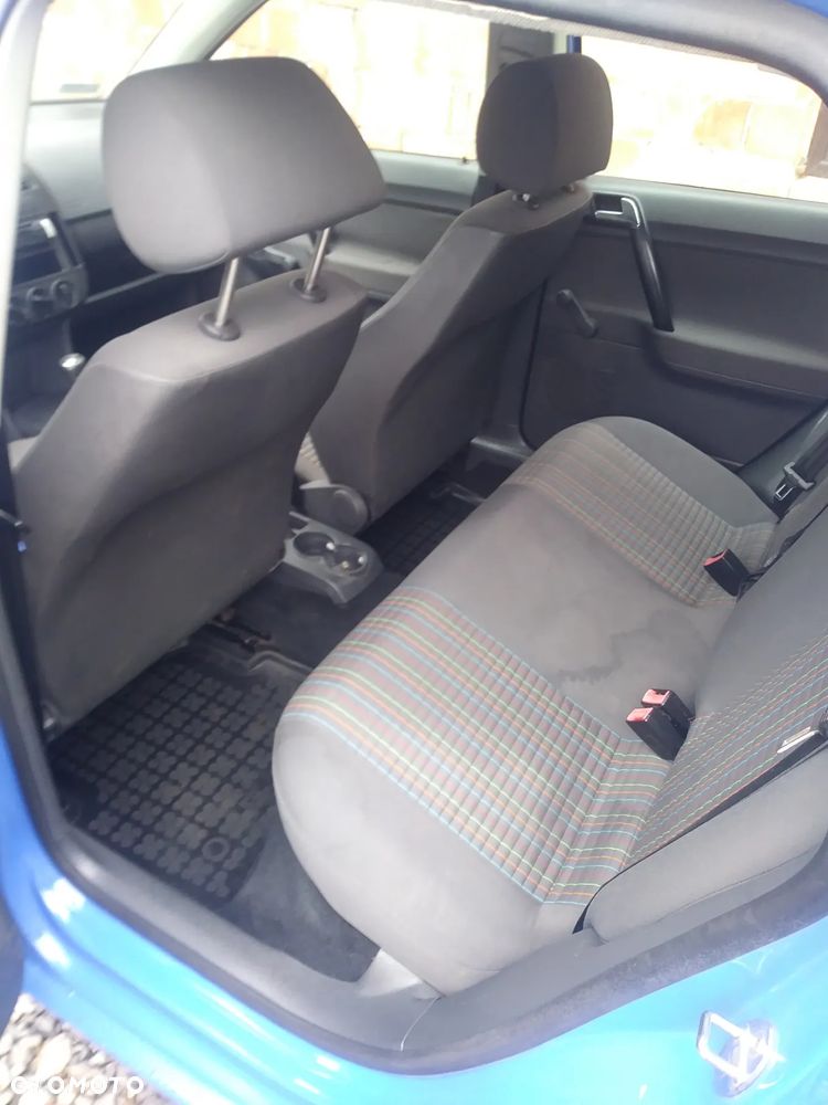Volkswagen Polo - 7