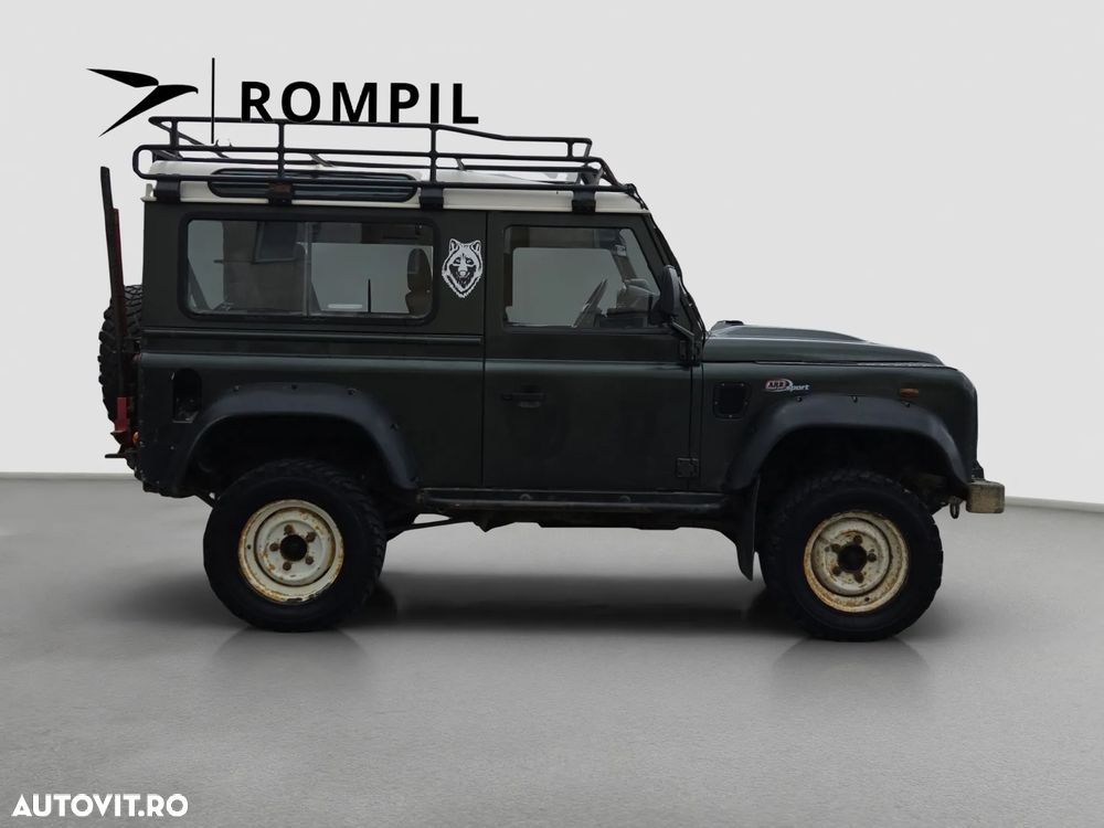 Land Rover Defender - 8