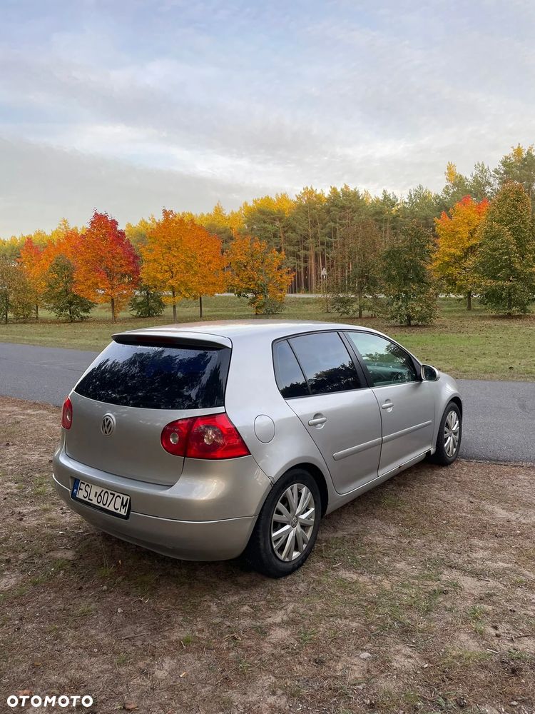 Volkswagen Golf V 1.9 TDI Trendline - 4