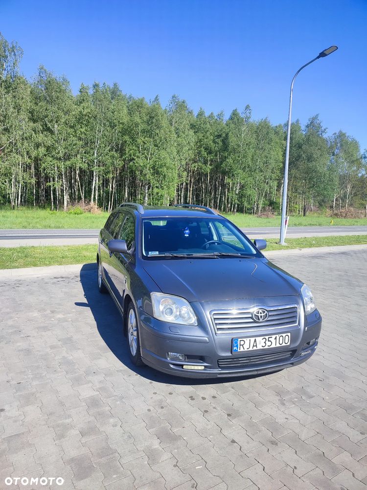 Toyota Avensis 2.2 D-4D Sol - 11