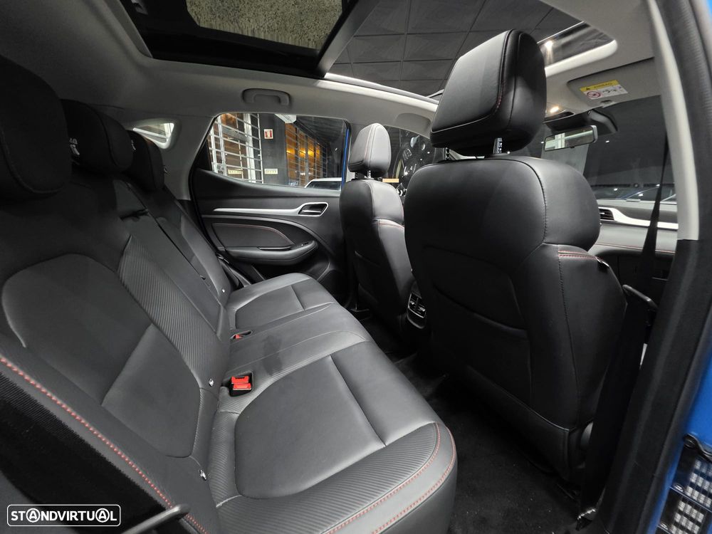 MG ZS EV 72.6 kWh Luxury OBC 11 kW - 4