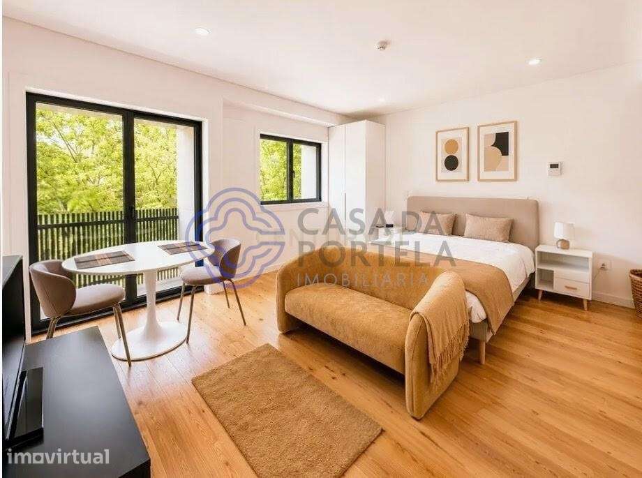Apartamento T0 mobilado para arrendamento no Porto com ar condicionado - Grande imagem: 3/25