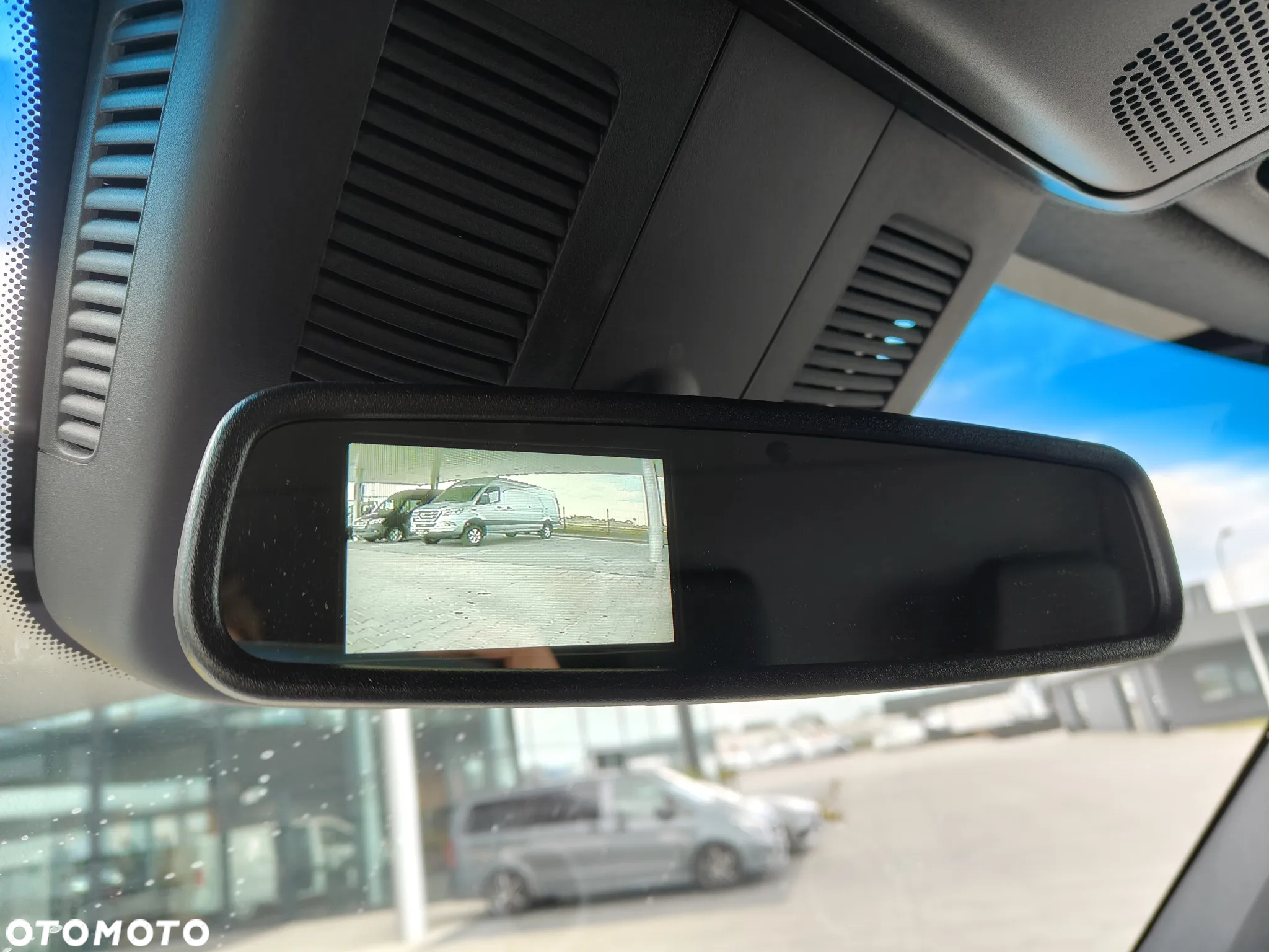 Mercedes-Benz Sprinter - 16