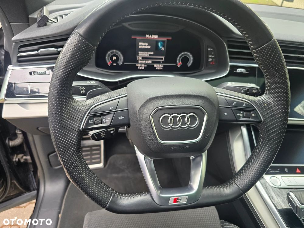 Audi Q8 - 9