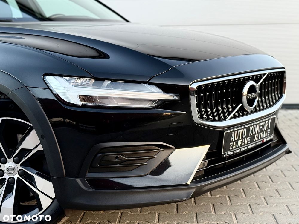 Volvo V60 Cross Country - 12