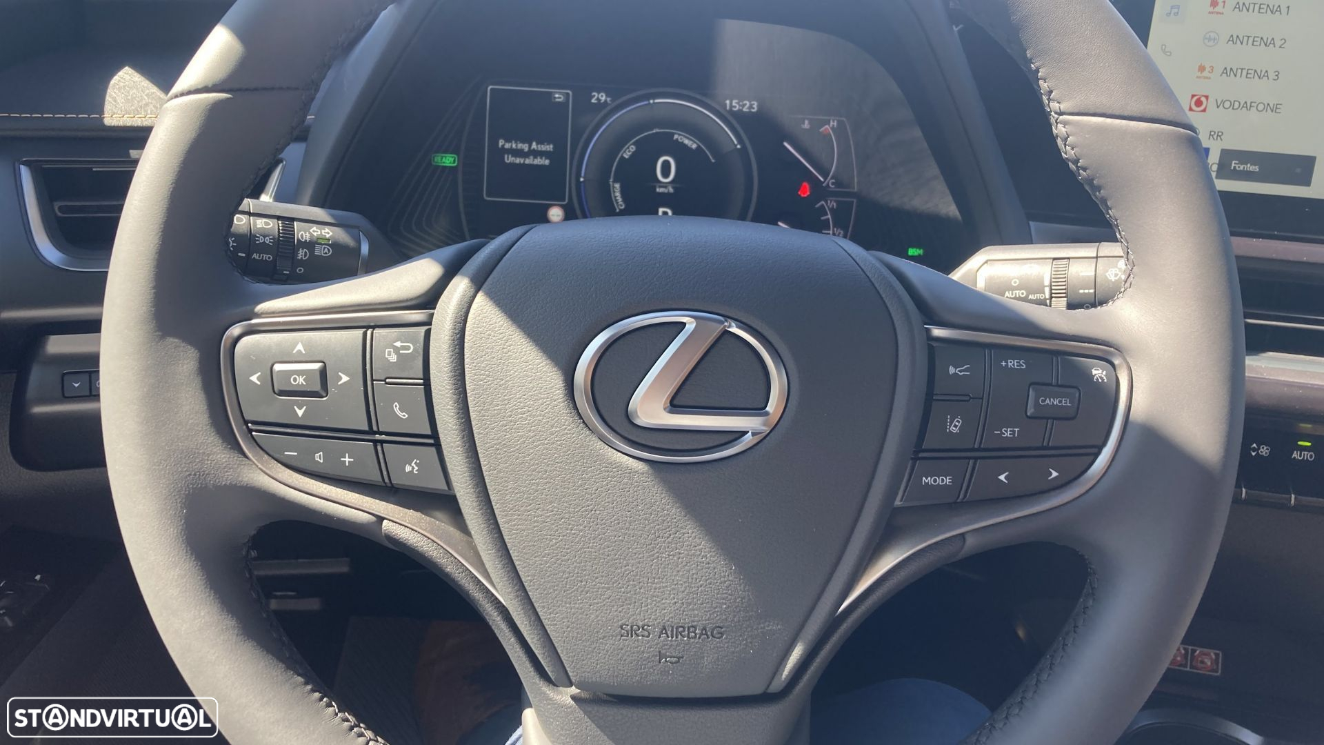 Lexus UX 250h Sport (Ecrã 12.3) - 13