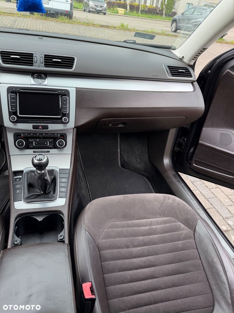 Volkswagen Passat 2.0 TDI Highline - 21