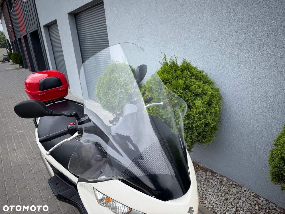 Suzuki Burgman - 15