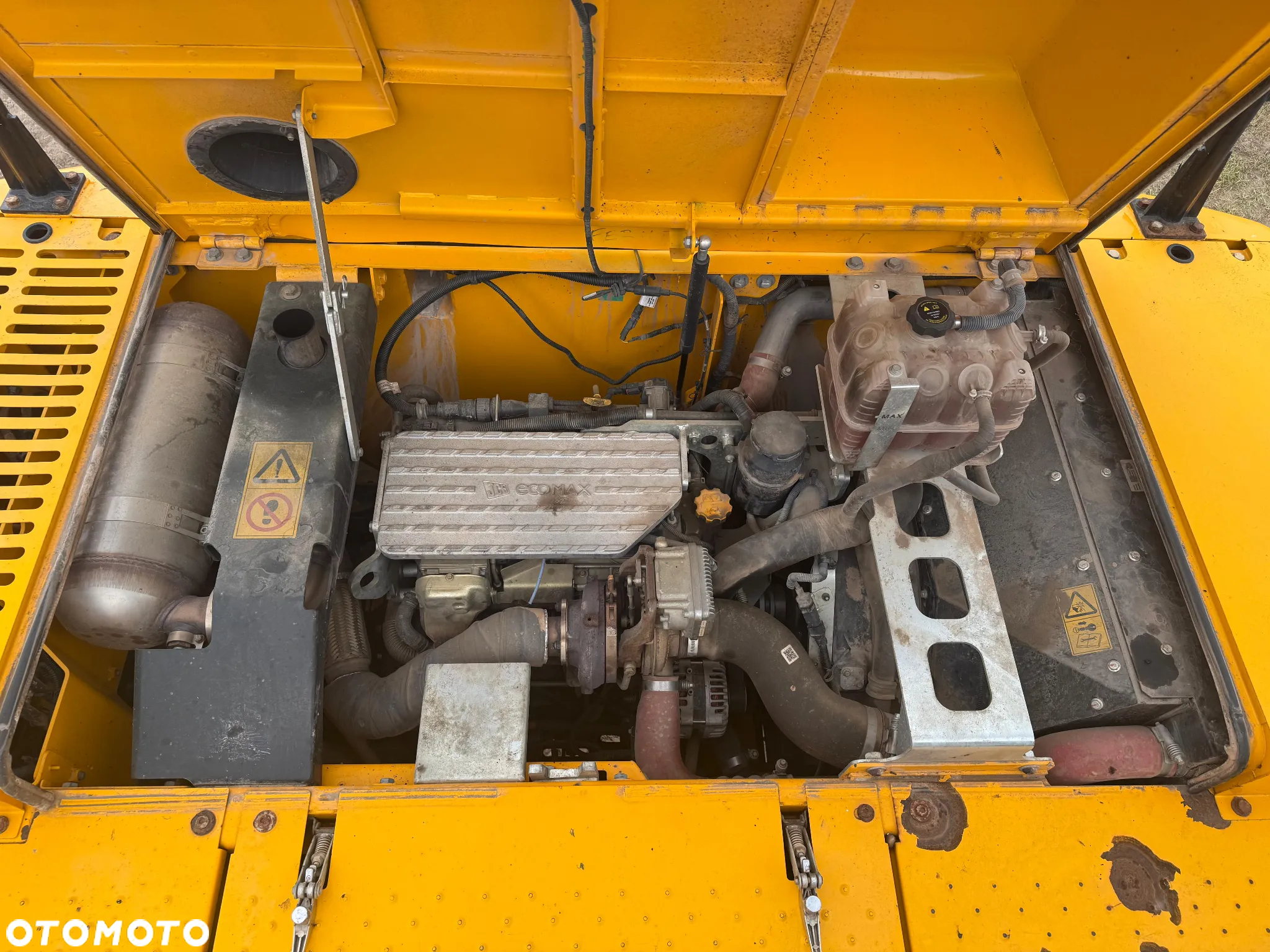 JCB 220 XLC - 12